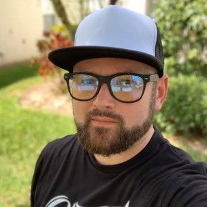 Meet your Posher, Dustin